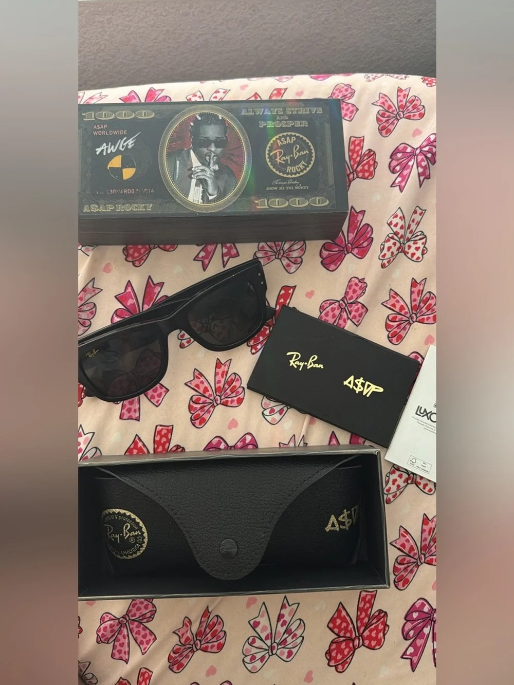 Black Wayfarer Sunglasses - Black